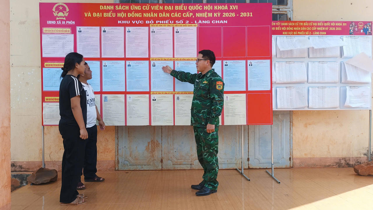Theo bước chân lính Biên phòng Gia Lai đưa “Ngày hội non sông” đến với Nhân dân