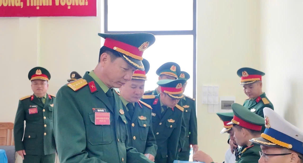 Nô nức không khí bầu cử sớm trên đảo tiền tiêu Bạch Long Vĩ