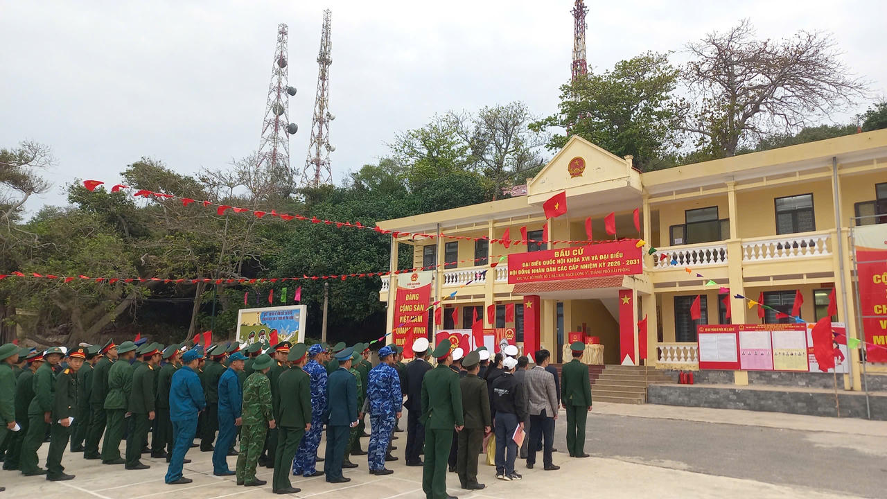 Nô nức không khí bầu cử sớm trên đảo tiền tiêu Bạch Long Vĩ