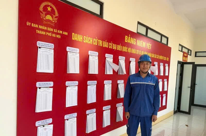 Kỹ thuật viên VNPT Hà Nội đã hoàn thành kết nối mạng phục vụ công tác bầu cử tại xã Kim Anh