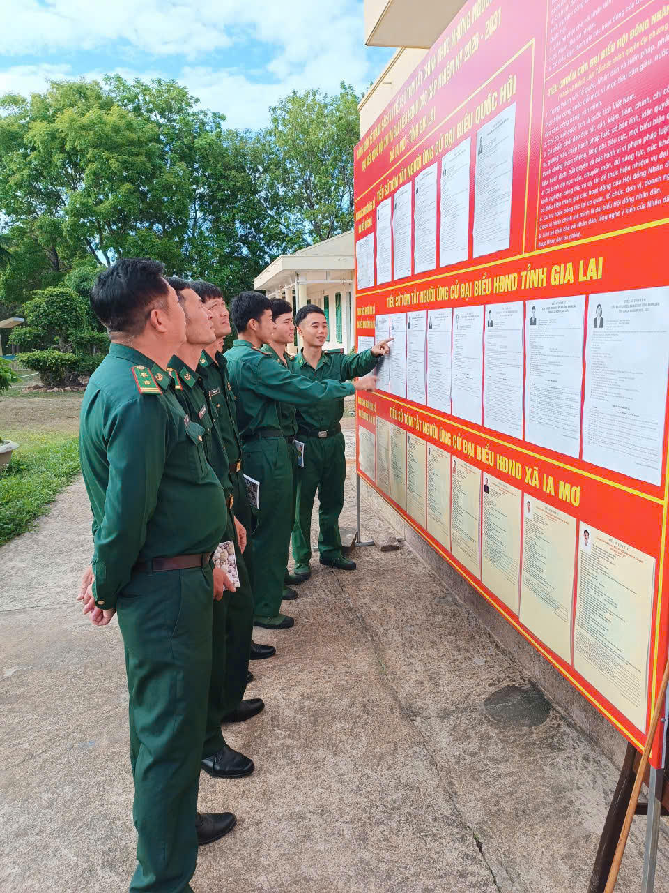 Theo bước chân lính Biên phòng Gia Lai đưa “Ngày hội non sông” đến với Nhân dân