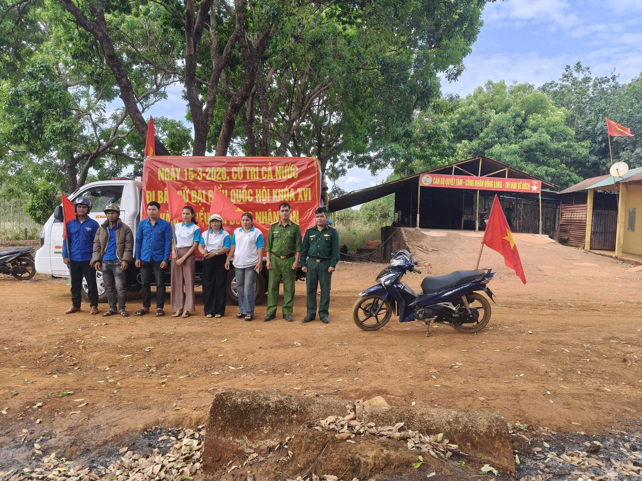 Theo bước chân lính Biên phòng Gia Lai đưa “Ngày hội non sông” đến với Nhân dân