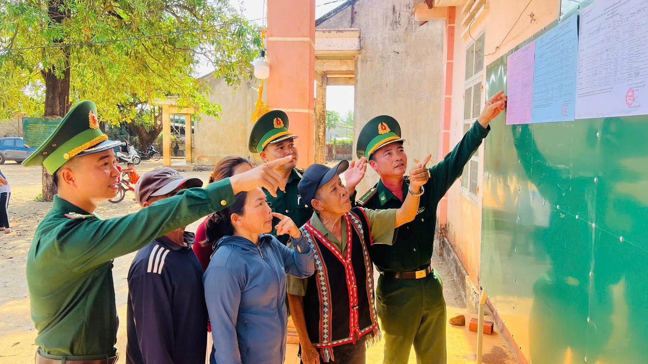 Theo bước chân lính Biên phòng Gia Lai đưa “Ngày hội non sông” đến với Nhân dân