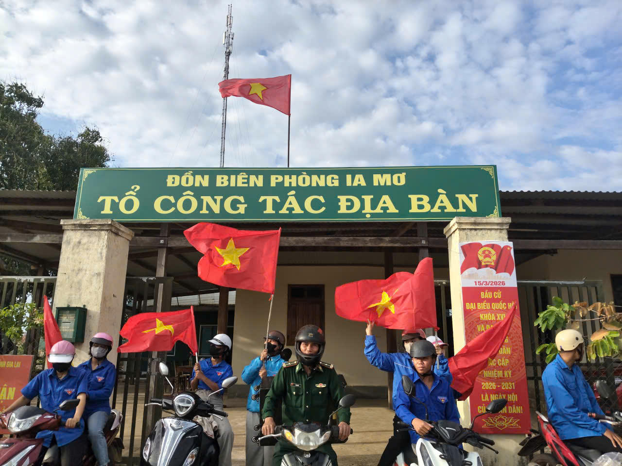 Theo bước chân lính Biên phòng Gia Lai đưa “Ngày hội non sông” đến với Nhân dân