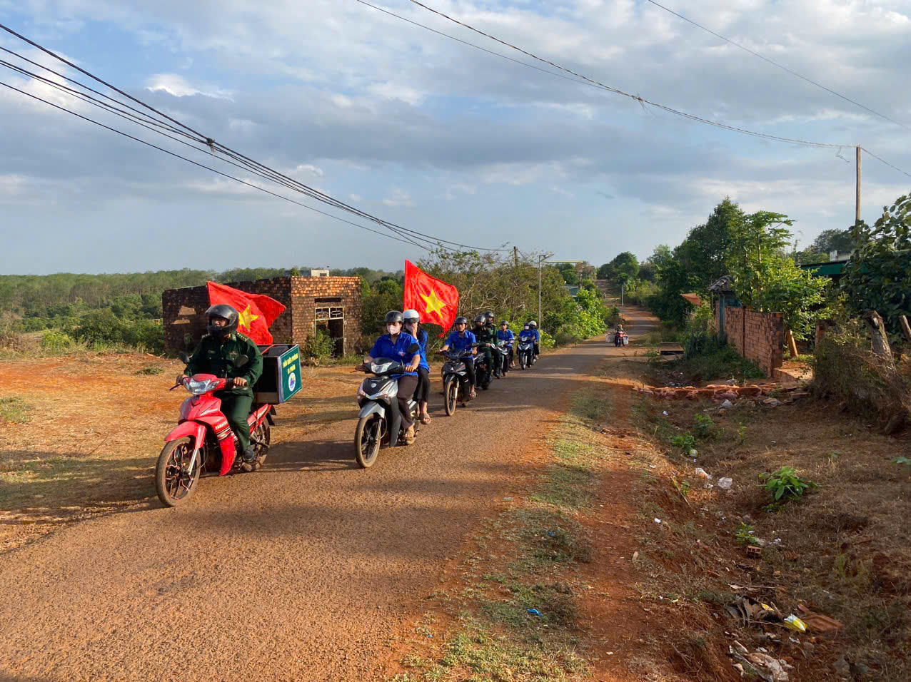 Theo bước chân lính Biên phòng Gia Lai đưa “Ngày hội non sông” đến với Nhân dân