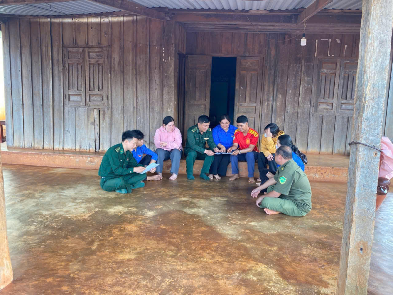 Theo bước chân lính Biên phòng Gia Lai đưa “Ngày hội non sông” đến với Nhân dân