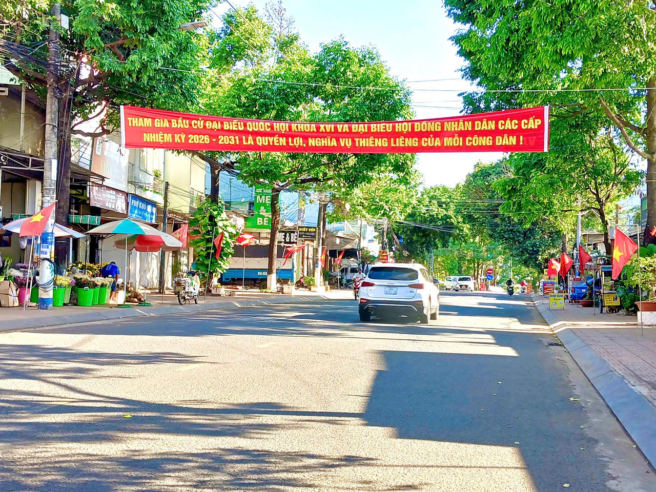 Phố núi Pleiku sẵn sàng cho ngày hội bầu cử.