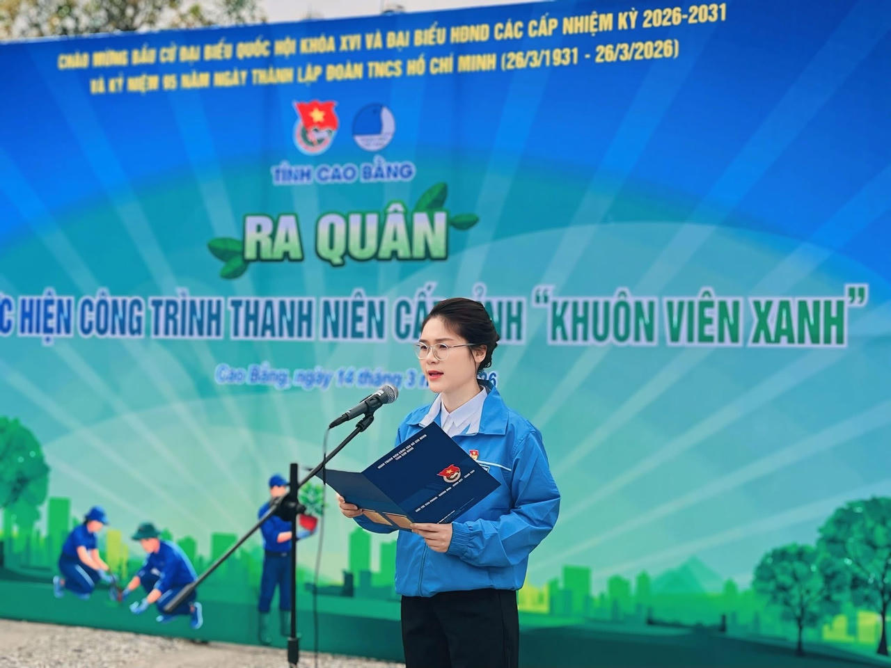 Bà Nguyễn Thị Hương Nhung, Bí thư Tỉnh Đoàn Cao Bằng phát biểu tại chương trình. (Ảnh: TĐCB)