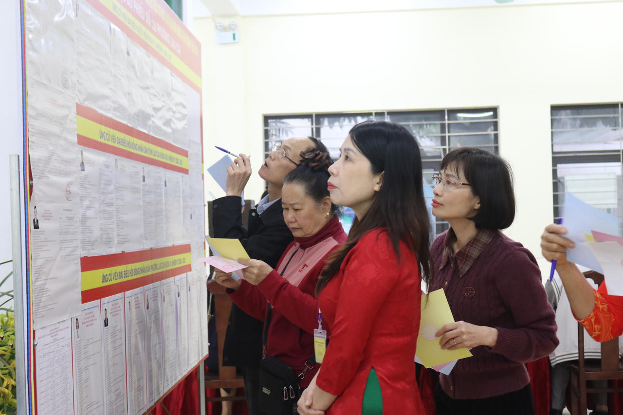 Không khí bầu cử tại Khu vực bầu cử số 28 phường Lào Cai.