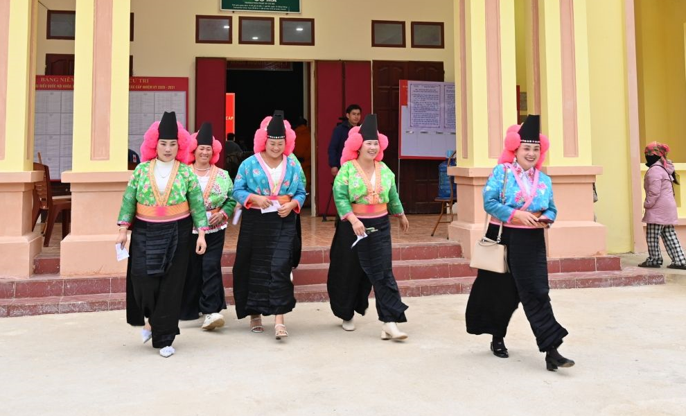 Người dân Sơn La nô nức đi bầu cử. (Ảnh: CTV)