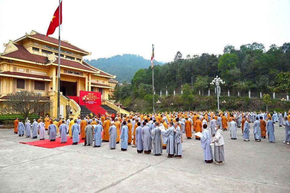 Chư tăng, phật tử tích cực tham gia ngày hội bầu cử