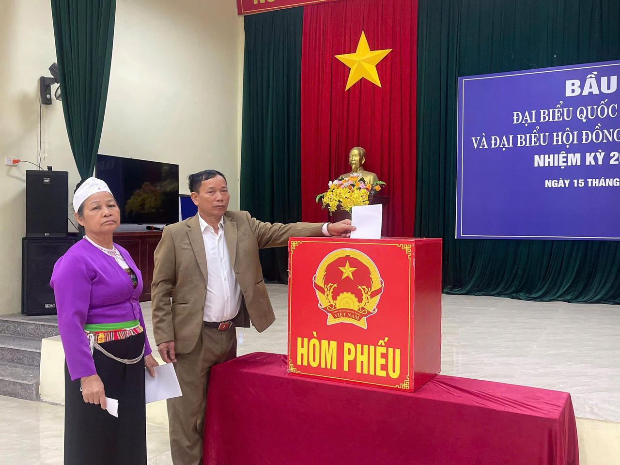 Rộn ràng ngày hội bầu cử tại hai xã Yên Bài và Mỹ Đức, TP Hà Nội