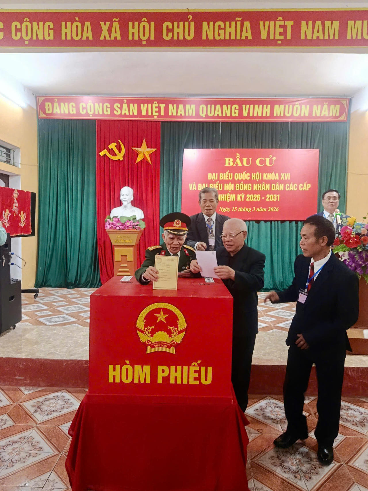 Lá phiếu của niềm tin trong Ngày hội non sông