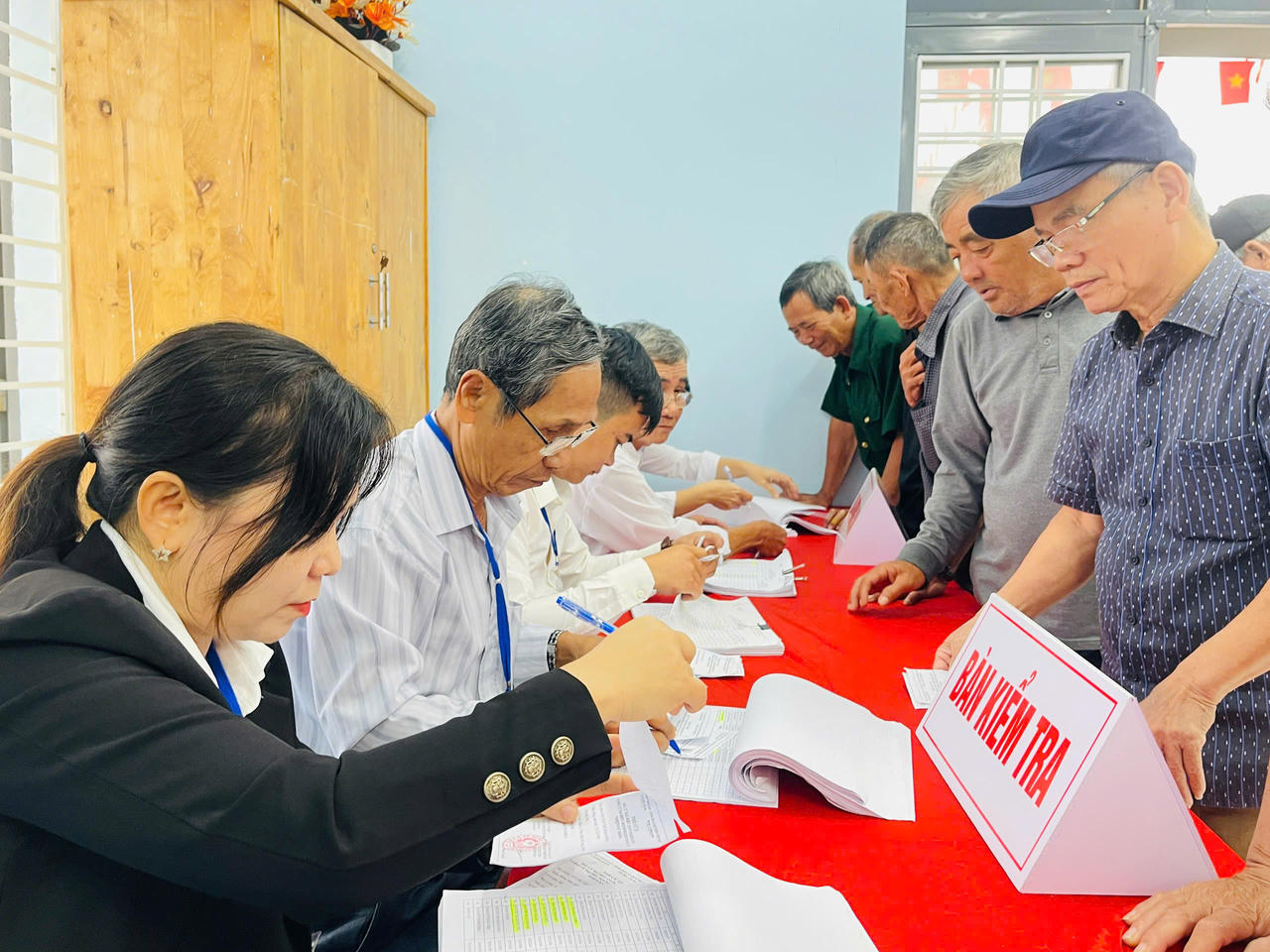 Cử tri miền Trung nô nức đi bầu cử, hòa chung “ngày hội non sông”