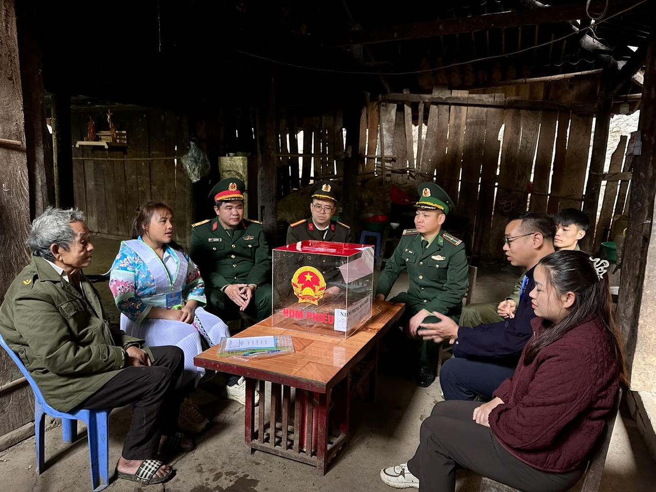 Lá phiếu của những cử tri "đặc biệt" tại Cao Bằng