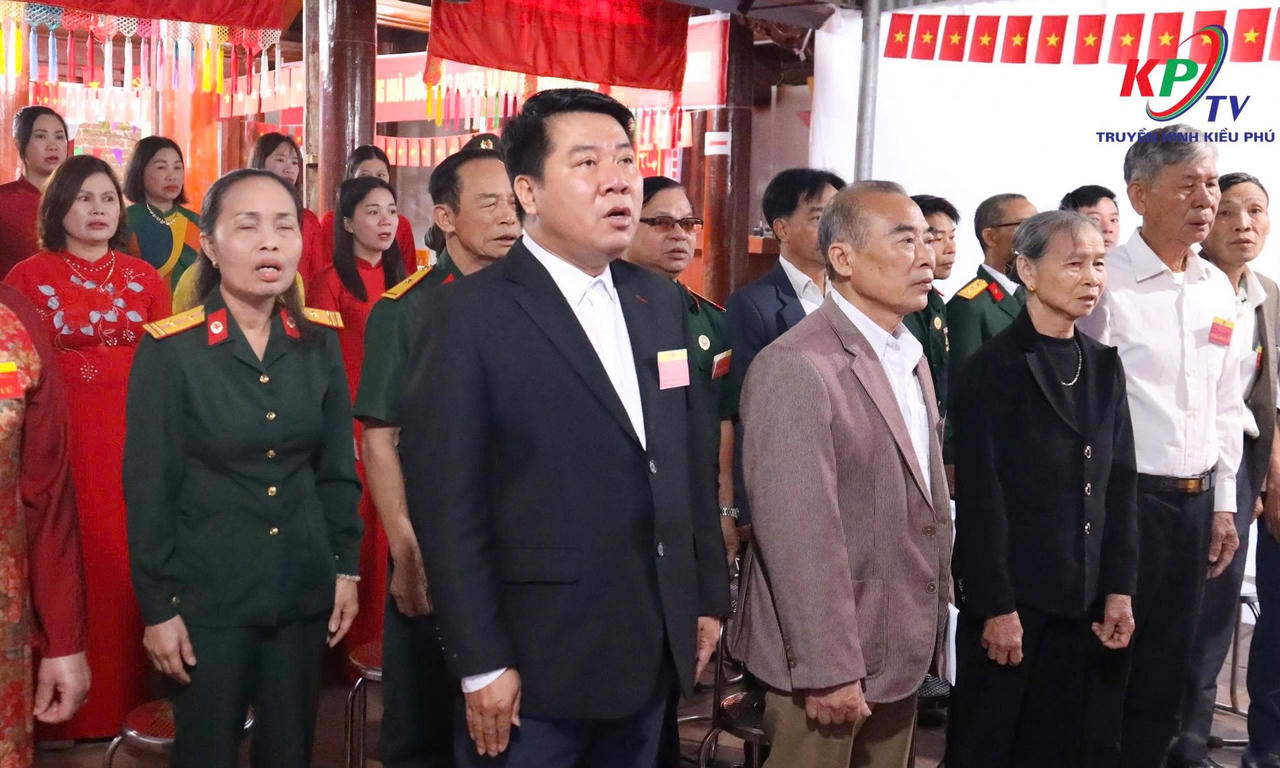 Lãnh đạo thường trực ĐU-HĐND-UBND, UB MTTQ xã Kiều Phú dự Lễ khai mạc bầu cử tại các điểm bỏ phiếu trên địa bàn