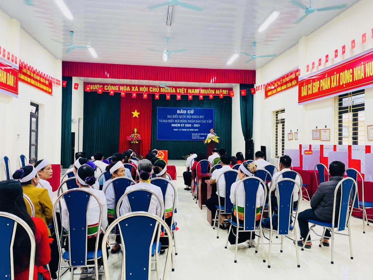 Rộn ràng ngày hội bầu cử tại hai xã Yên Bài và Mỹ Đức, TP Hà Nội