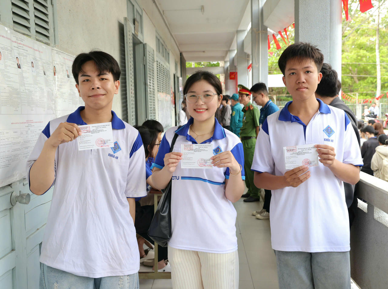 Các cử tri trẻ của TP Cần Thơ vừa tham gia bầu cử.