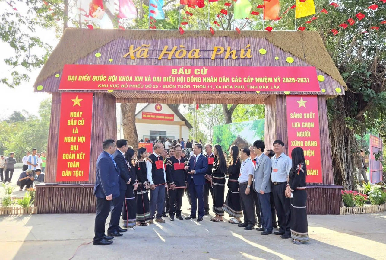 Khu vực bỏ phiếu số 25, buôn Tuôr, xã Hòa Phú.