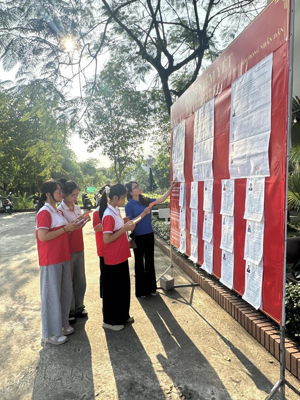 TP Hồ Chí Minh: Đến 9 giờ sáng, tiến độ cử tri đi bầu đã đạt gần 14%