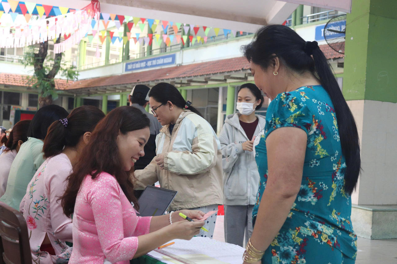 Hướng dẫn bầu cử theo nội dung thẻ cử tri.