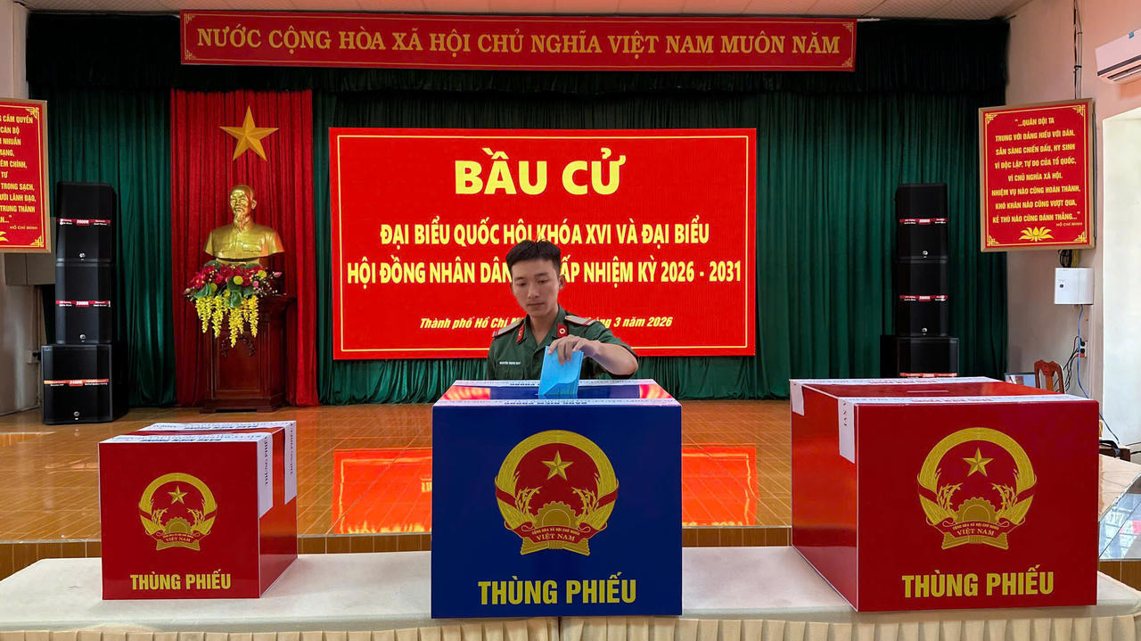 Từ đất liền đến nơi hải đảo: Rộn ràng khí thế ngày hội non sông