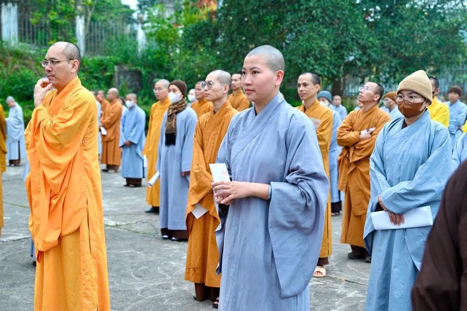 Chư tăng, phật tử tích cực tham gia ngày hội bầu cử