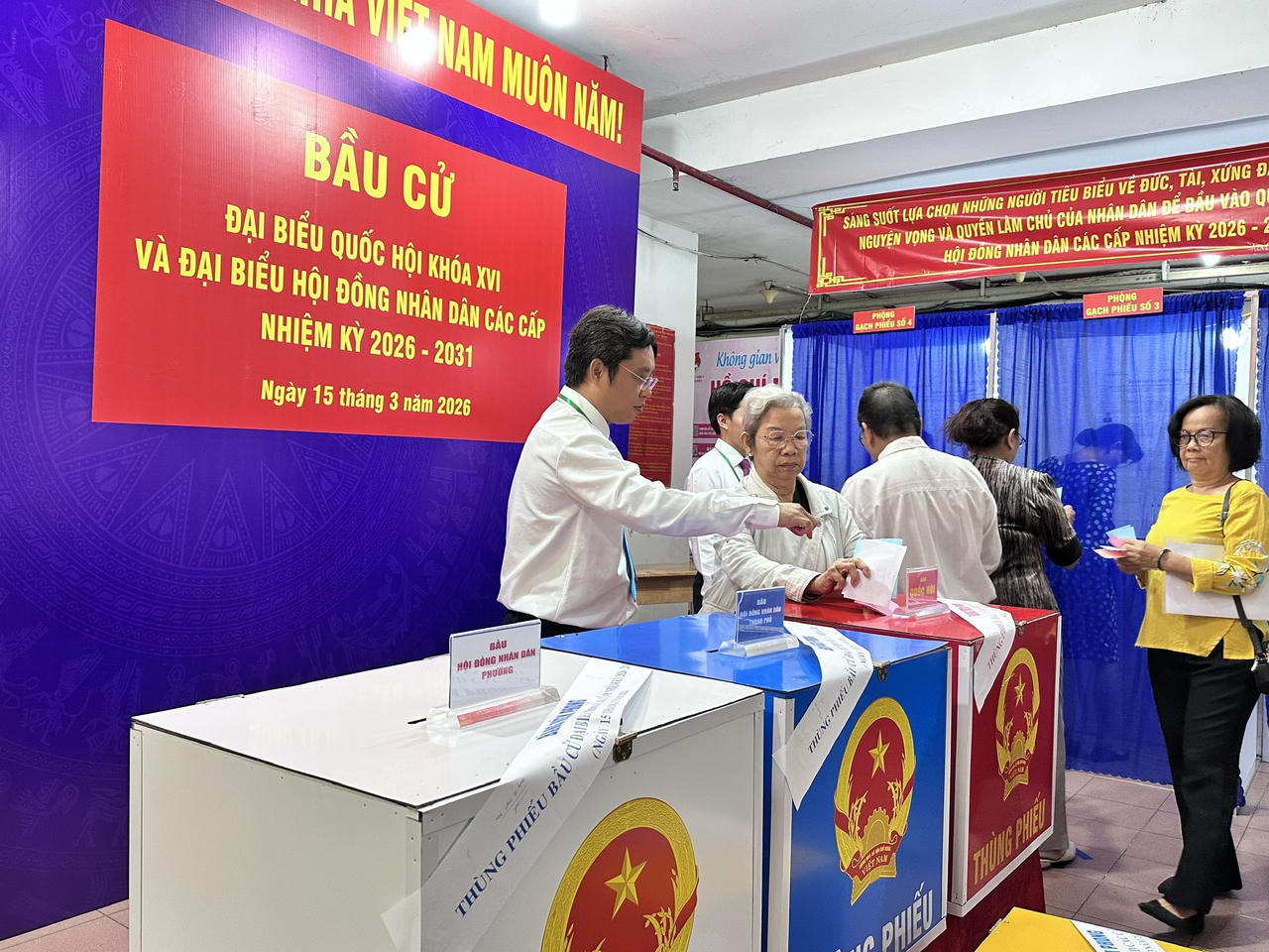 TP Hồ Chí Minh: Đến 9 giờ sáng, tiến độ cử tri đi bầu đã đạt gần 14%