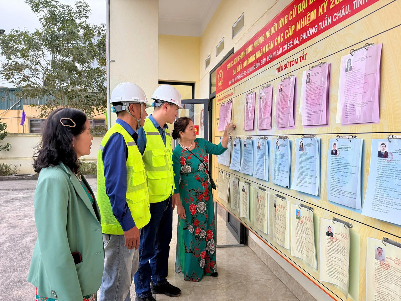 Đến 15 giờ hôm nay (15/3), cử tri Quảng Ninh đi bỏ phiếu đạt 98,53% 