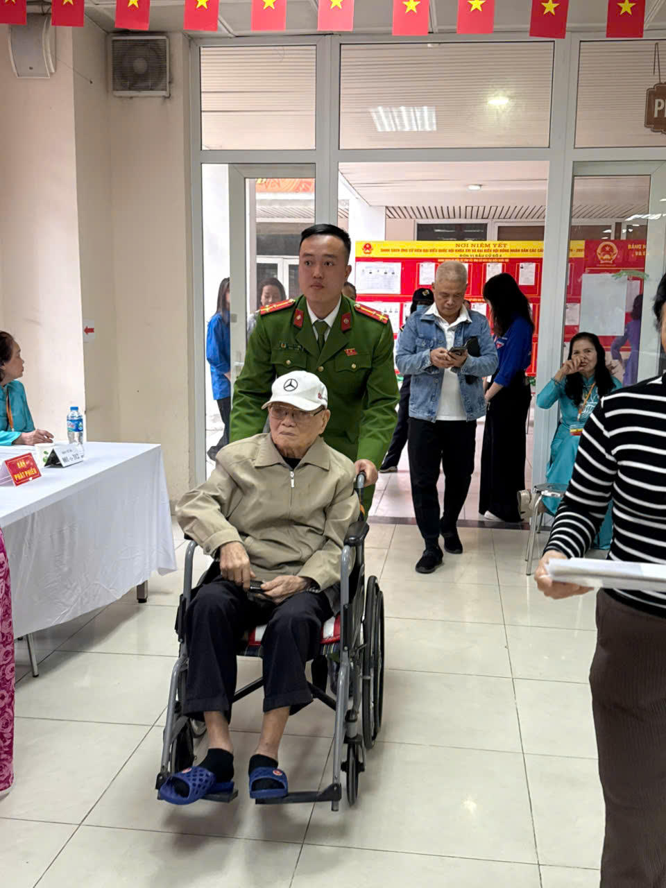 Những cử tri 'đặc biệt' trong Ngày hội non sông