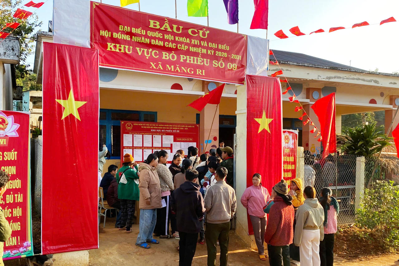 Cử tri miền Trung nô nức đi bầu cử, hòa chung “ngày hội non sông”