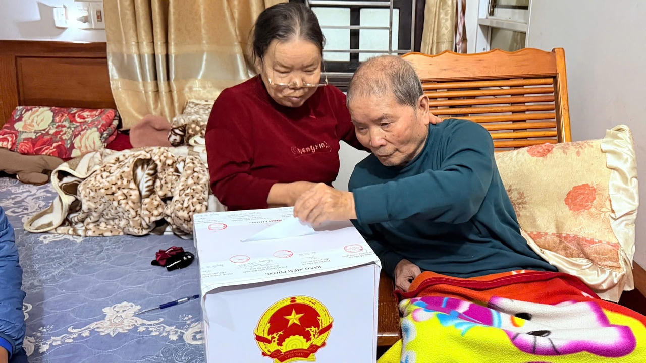 Lá phiếu của những cử tri "đặc biệt" tại Cao Bằng