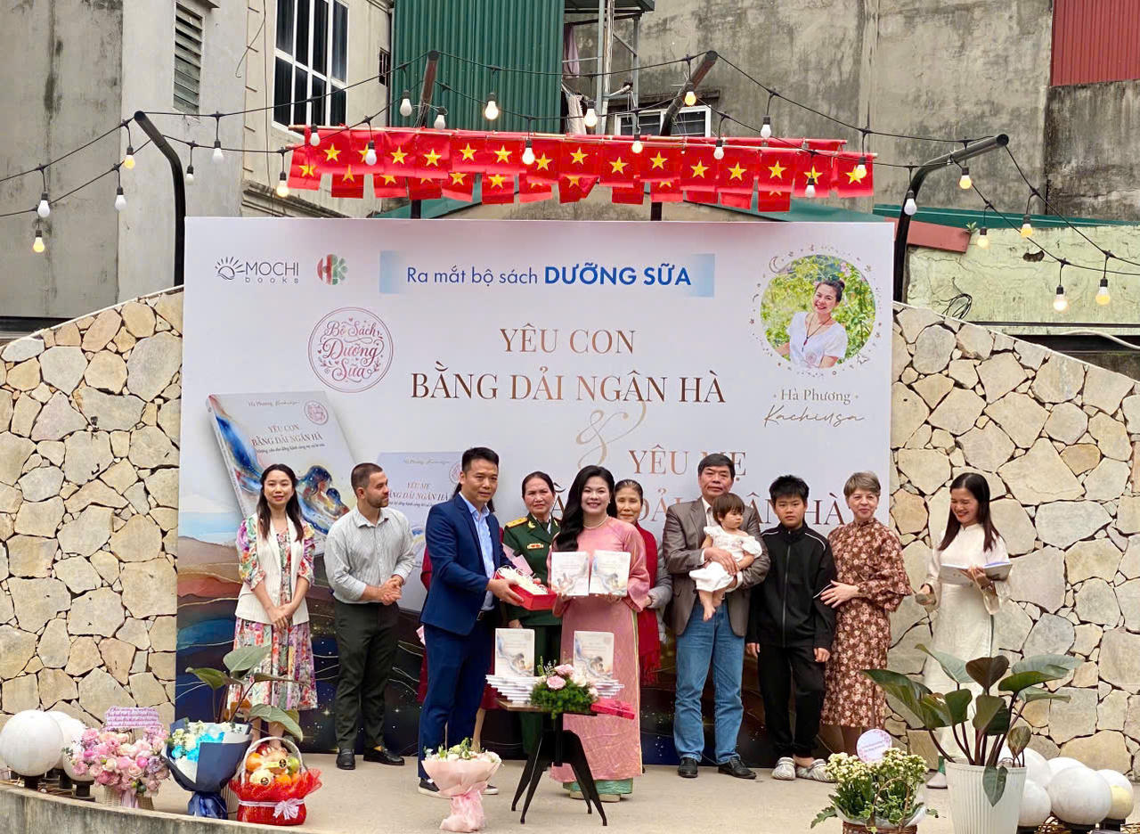 Thông qua những câu chuyện đời thường, cuốn sách cũng mở rộng câu chuyện từ người mẹ sang cả gia đình (ảnh M.Hạnh)