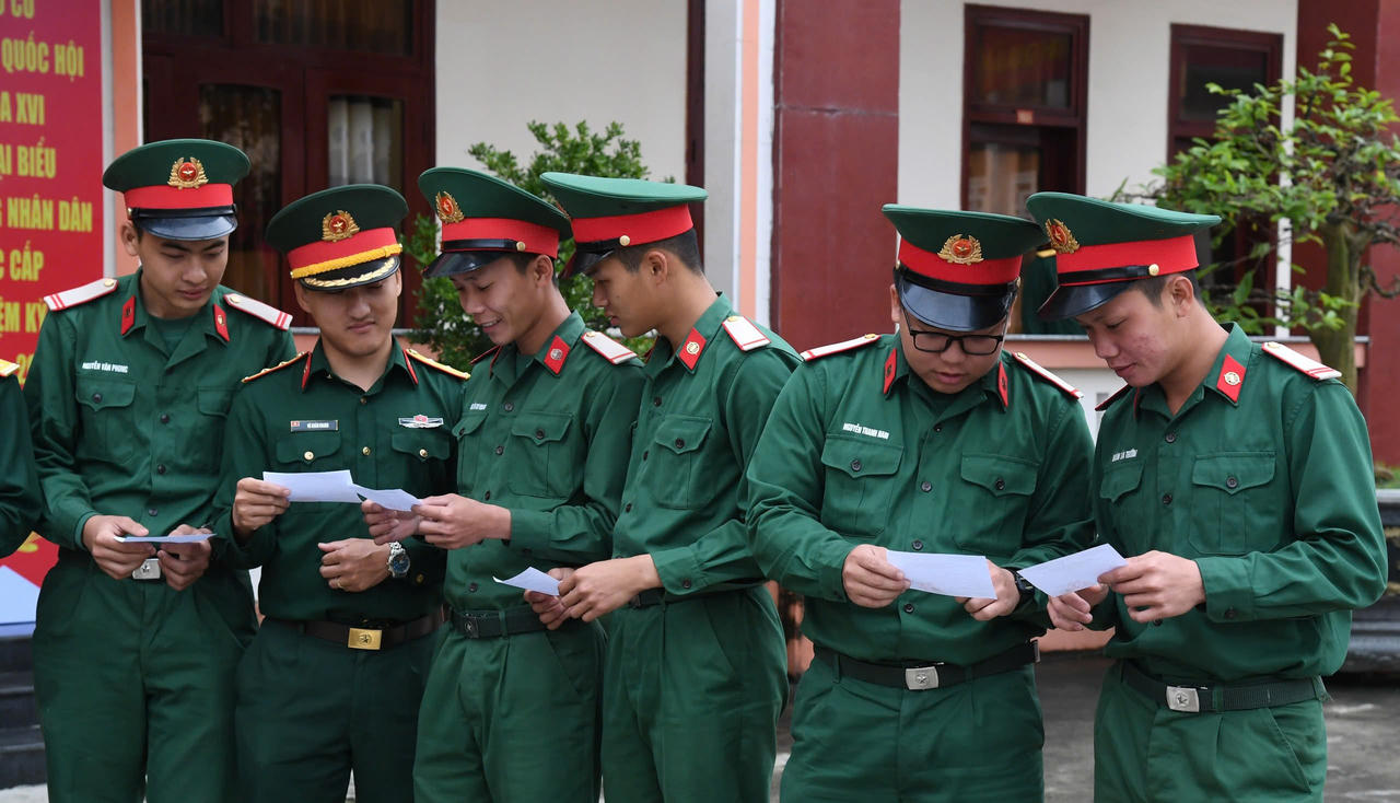 Cử tri miền Trung nô nức đi bầu cử, hòa chung “ngày hội non sông”