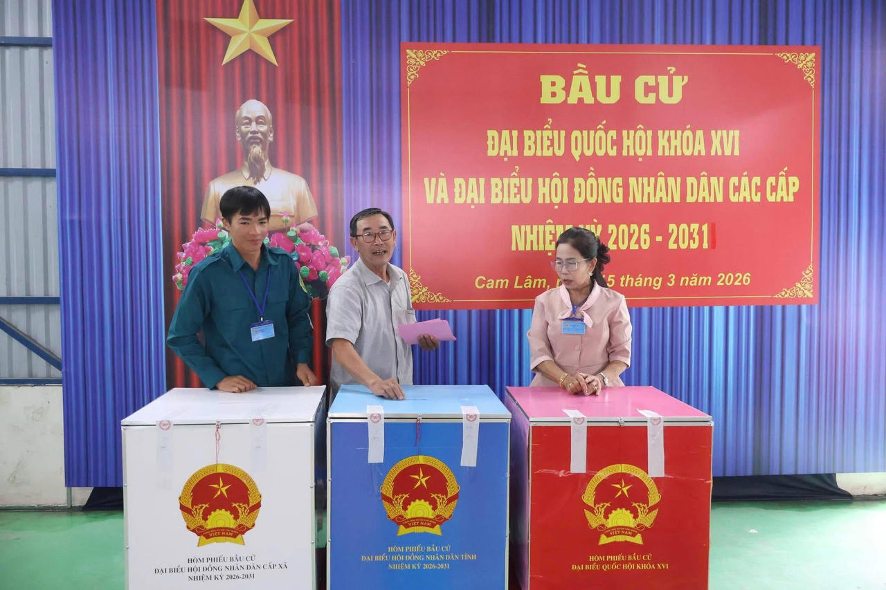 Không khí bầu cử rộn ràng tại xã Cam Lâm.