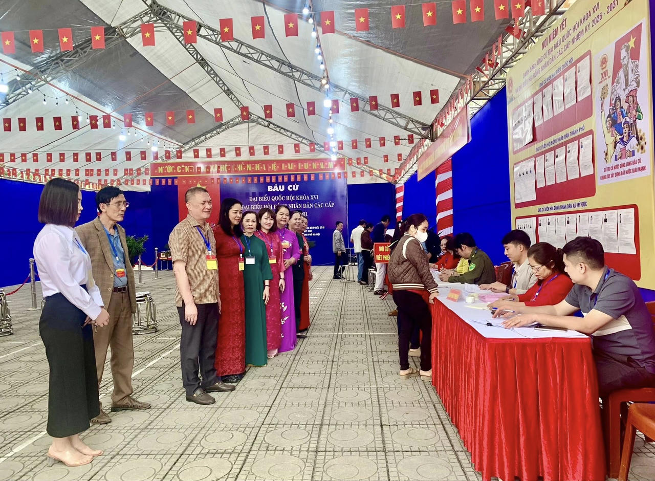 Rộn ràng ngày hội bầu cử tại hai xã Yên Bài và Mỹ Đức, TP Hà Nội