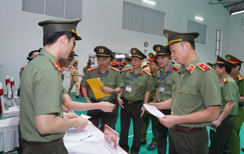 Công an Thanh Hóa bầu cử sớm để làm nhiệm vụ bảo vệ an ninh