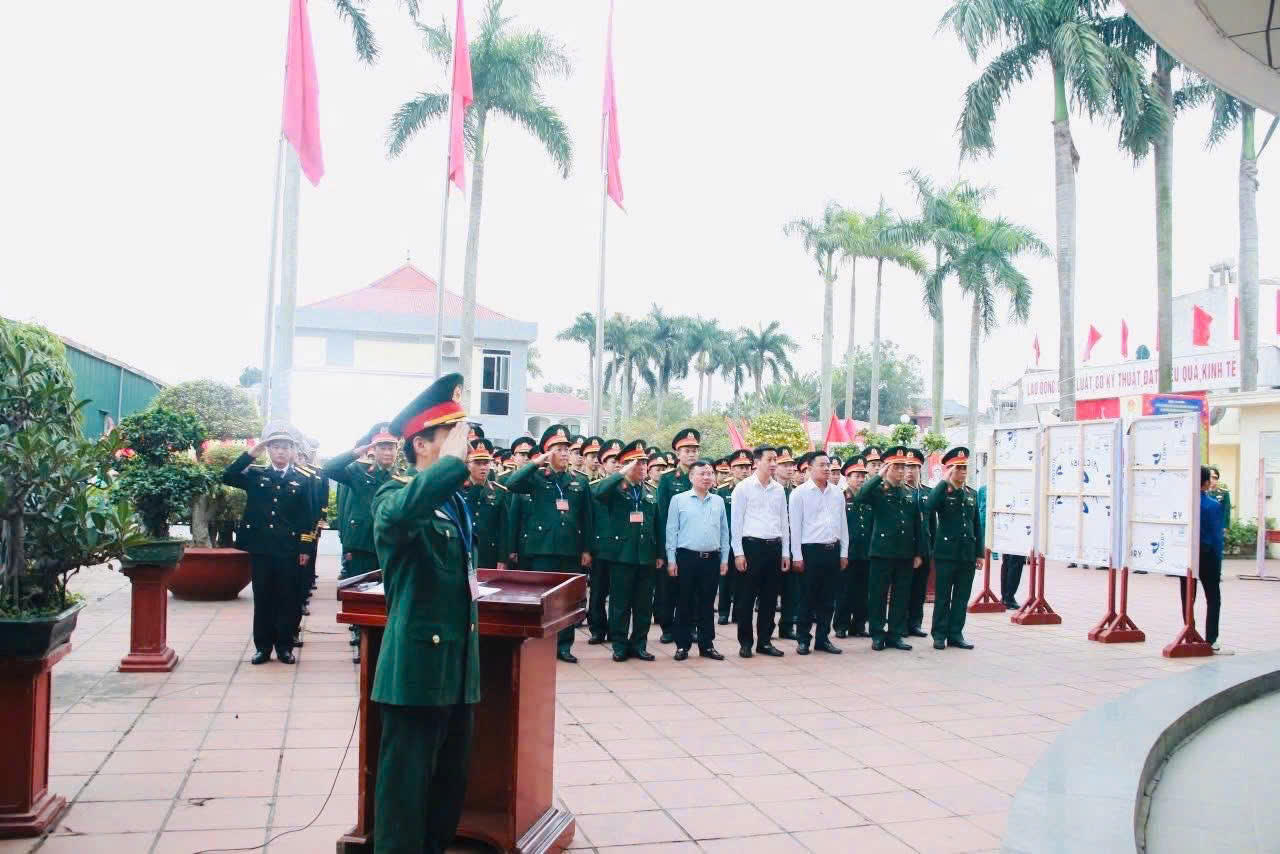 Không khí ngày hội non sông tại các điểm bầu cử ở Hải Phòng