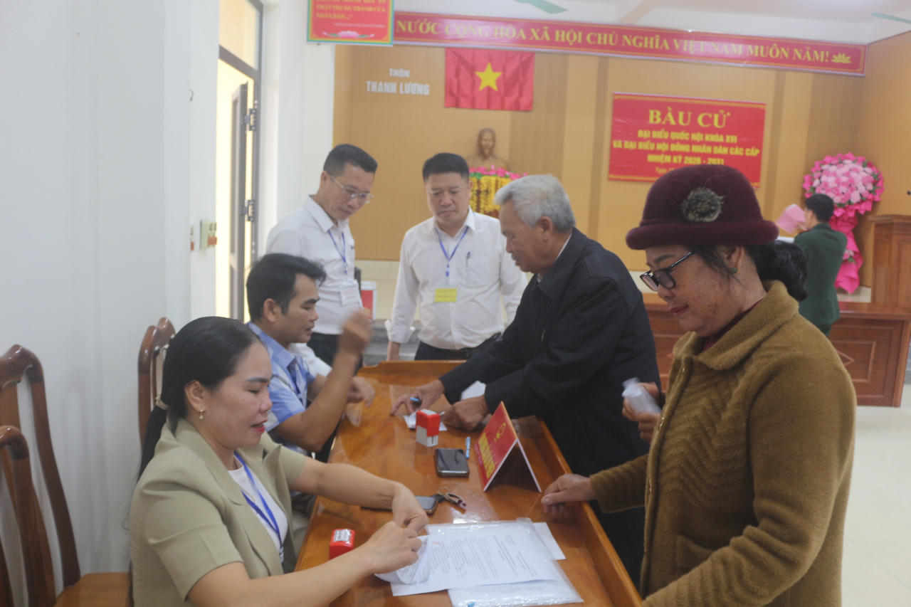 Gần 1,2 triệu cử tri Quảng Trị nô nức đi bầu cử đại biểu Quốc hội và HĐND các cấp