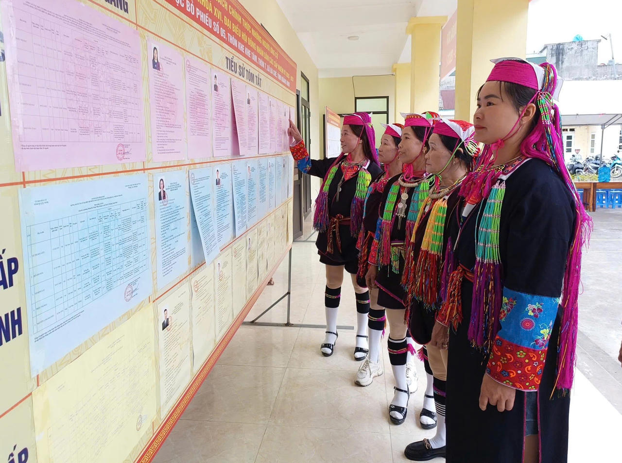 Đến 15 giờ hôm nay (15/3), cử tri Quảng Ninh đi bỏ phiếu đạt 98,53% 