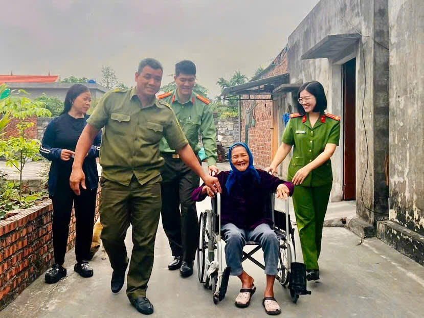 Đến 15 giờ hôm nay (15/3), cử tri Quảng Ninh đi bỏ phiếu đạt 98,53% 