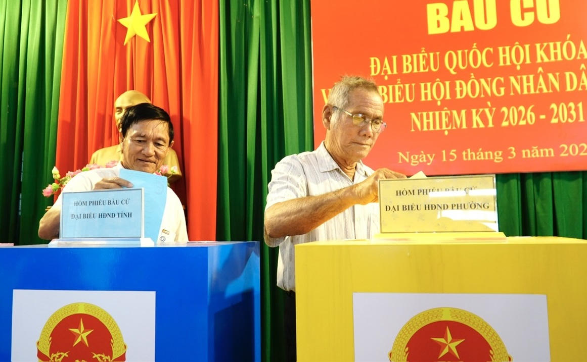 Cử tri tỉnh Gia Lai tham gia bỏ phiếu.