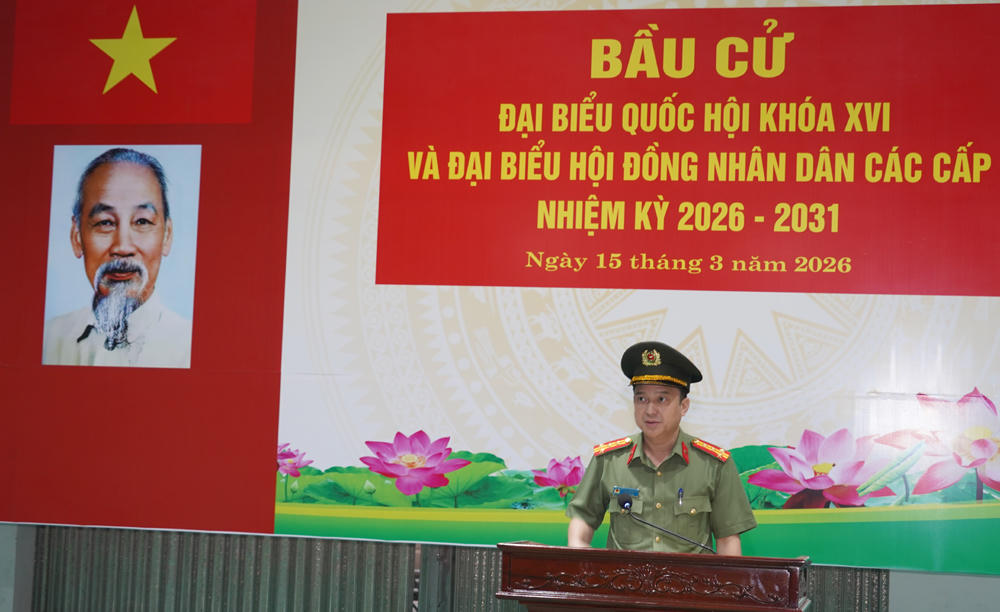 Đại tá Trần Thái Quang Hoàng, Phó Giám đốc Công an tỉnh - Tổ trưởng Tổ bầu cử phát biểu khai mạc.