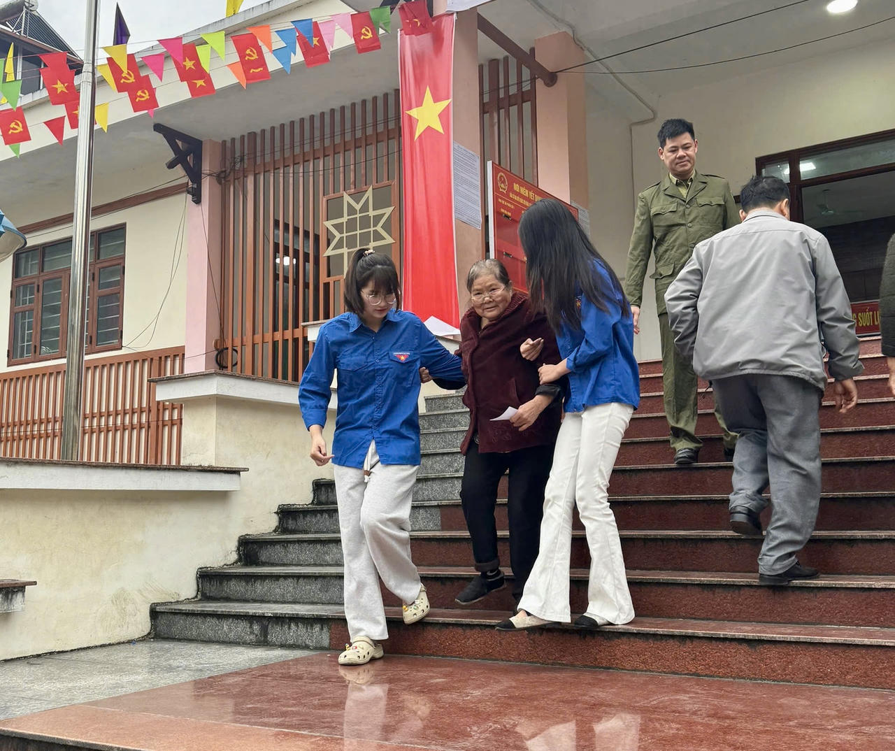 Lá phiếu của những cử tri "đặc biệt" tại Cao Bằng