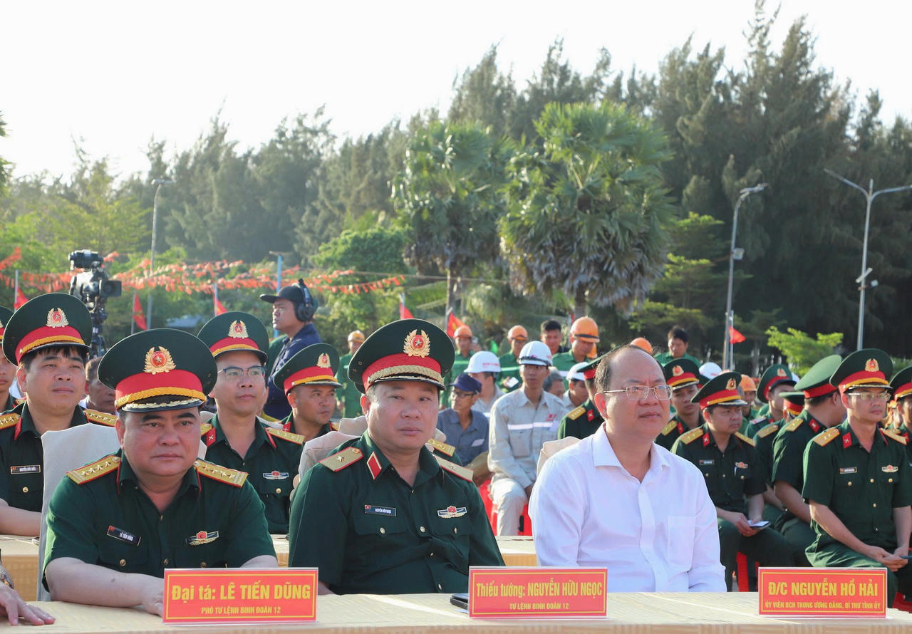 Cà Mau: Cử tri phường Bạc Liêu nô nức tham gia ngày hội bầu cử