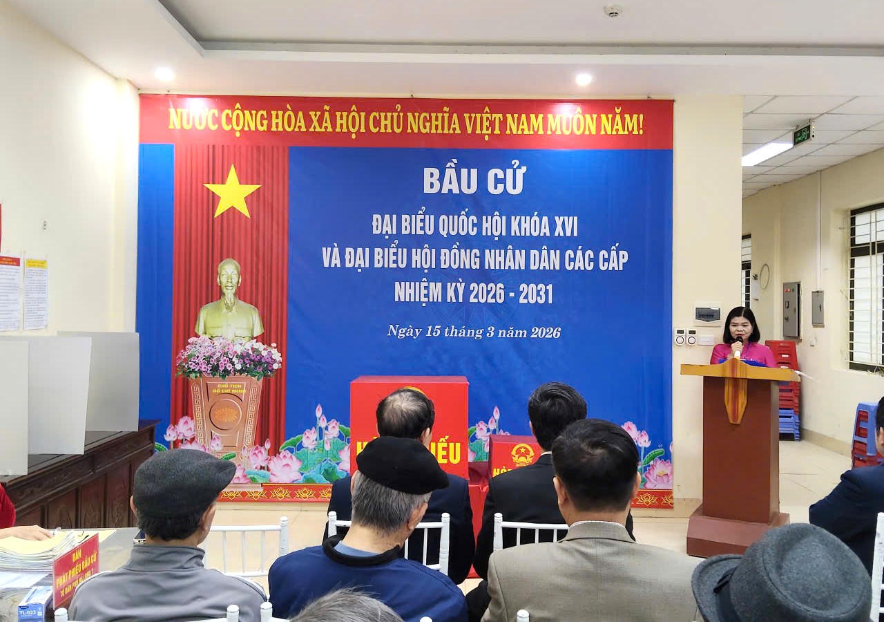 Tại khu vực bỏ phiếu số 7, phường Nam Định tổ chức khai mạc. (Ảnh: Thiên Kim)