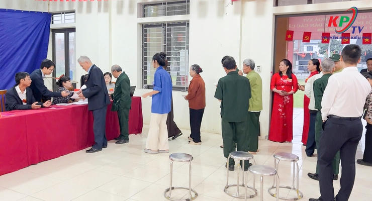 Không khí trong ngày bầu cử tại các khu vực bỏ phiếu trên địa bàn xã