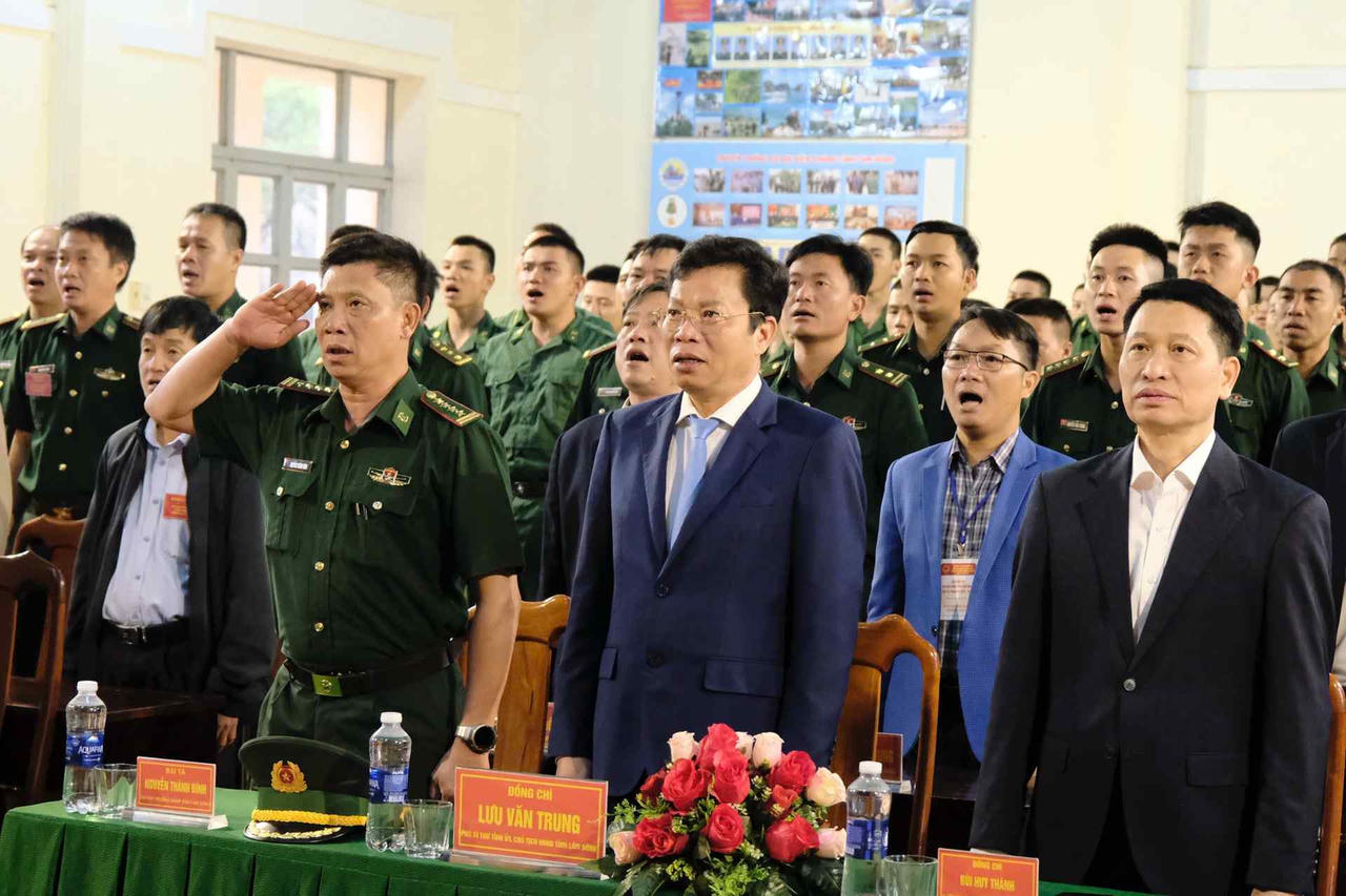 Ông chí Lưu Văn Trung, Phó Bí thư Tỉnh uỷ, Chủ tịch HĐND tỉnh, Chủ tịch Uỷ ban bầu cử tỉnh Lâm Đồng dự lễ khai mạc bầu cử tại điểm bỏ phiếu TDP 5 Nghĩa Phú, phường Nam Gia Nghĩa.