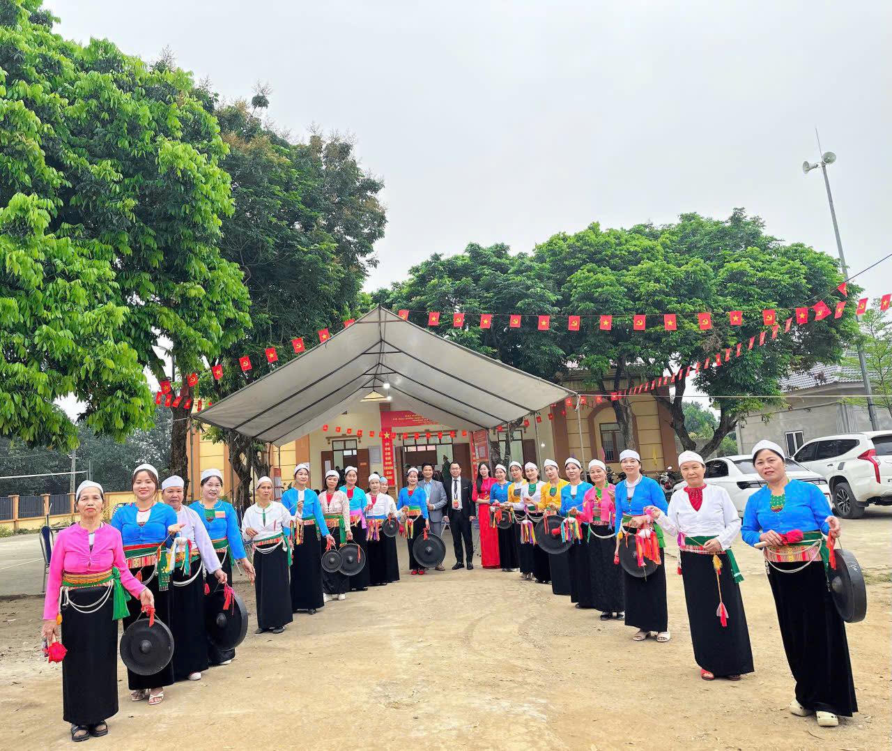 Rộn ràng ngày hội bầu cử tại hai xã Yên Bài và Mỹ Đức, TP Hà Nội