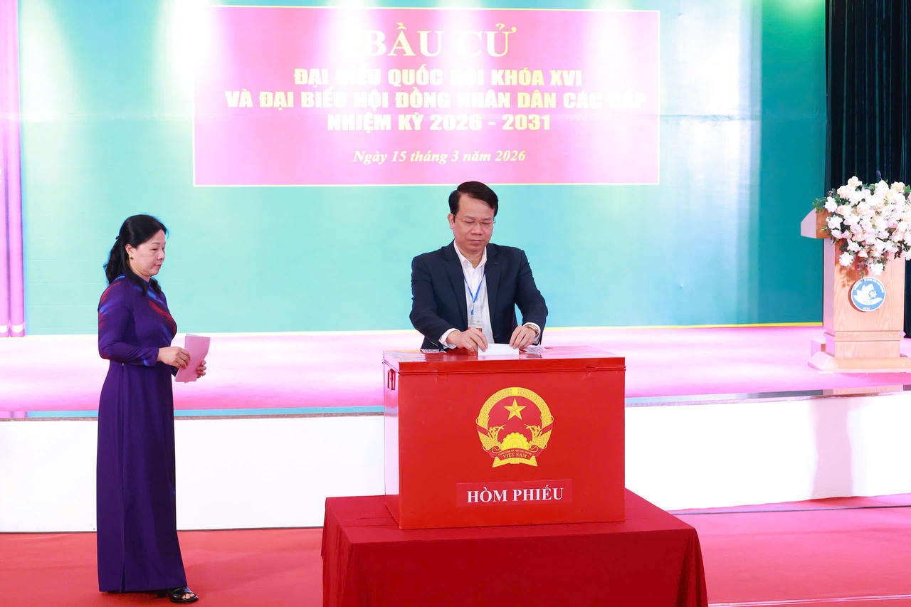 Cử tri Thái Nguyên hân hoan trong ngày bầu cử